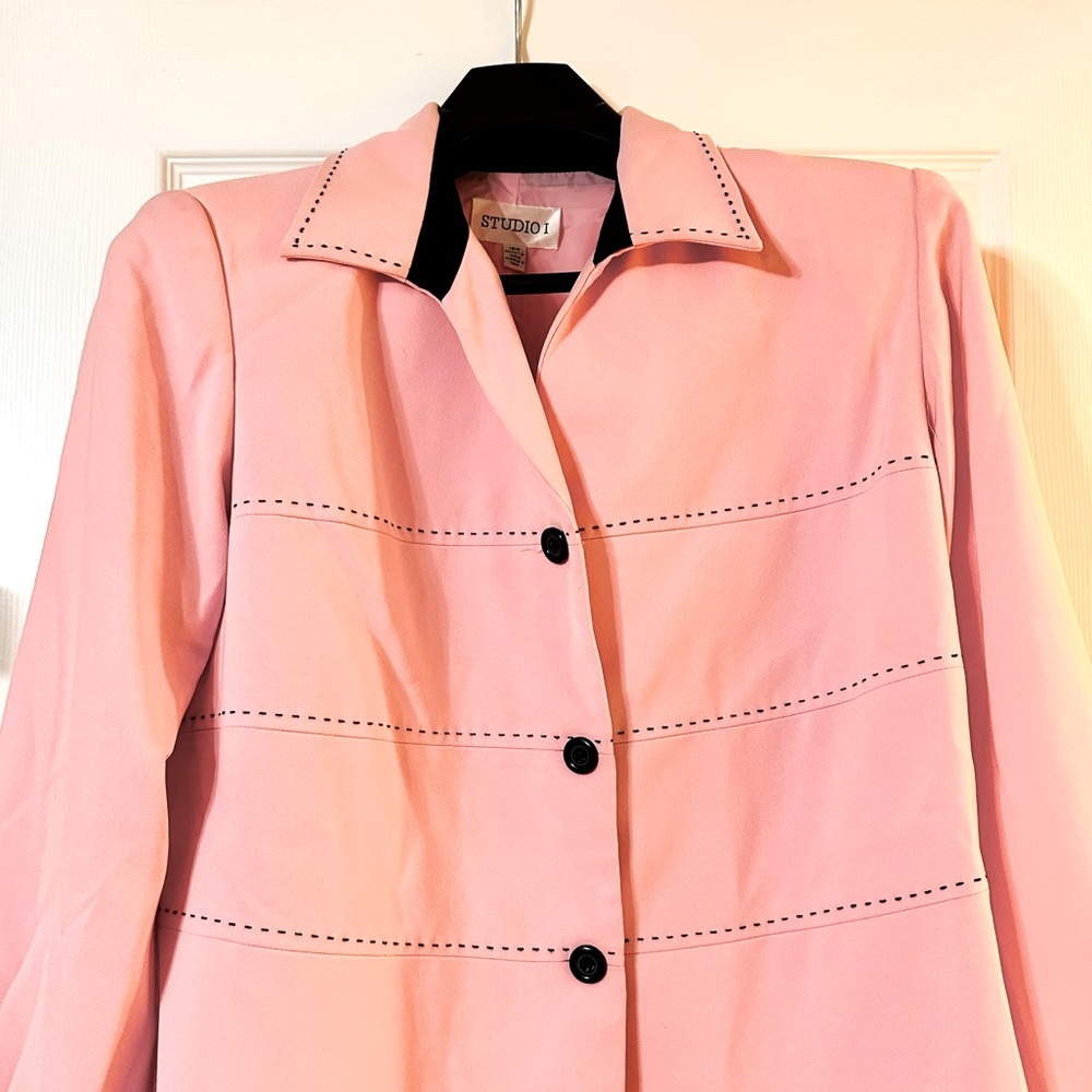 Studio 1 Jacket with black stitches. Size 18W